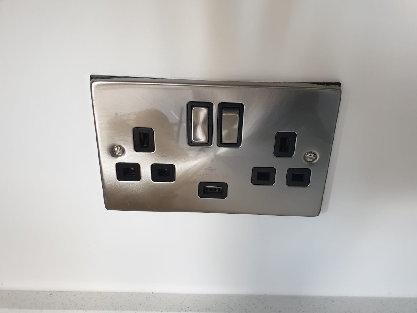 SRW Electrical Services — Photos 2